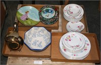 SMALL PALLET OF CHINA  AND DISHES