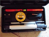 COLEMAN 4 PIECE LASER LEVEL - LIKE NEW