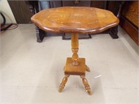 ROUND WOODEN TABLE 26 X 19 X 19