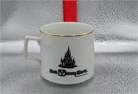 Vintage Disney World white coffee mug w/castle