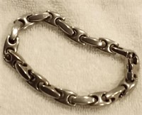 STAINLESS STEEL VINTAGE BRACELET MISSING A PIN