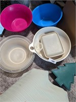 Tupperware & Other Plastic Ware