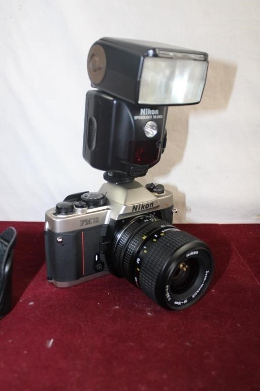 Nikon FM-10 Camera & SB-28DX Flash