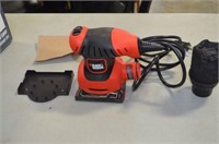 BLACK & DECKER 1/4 SHEET SANDER AND ARROW