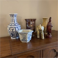 Lot of Oriental Style Pottery