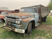 FORD F-700 TRUCK