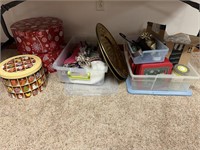Box row totes, Christmas items