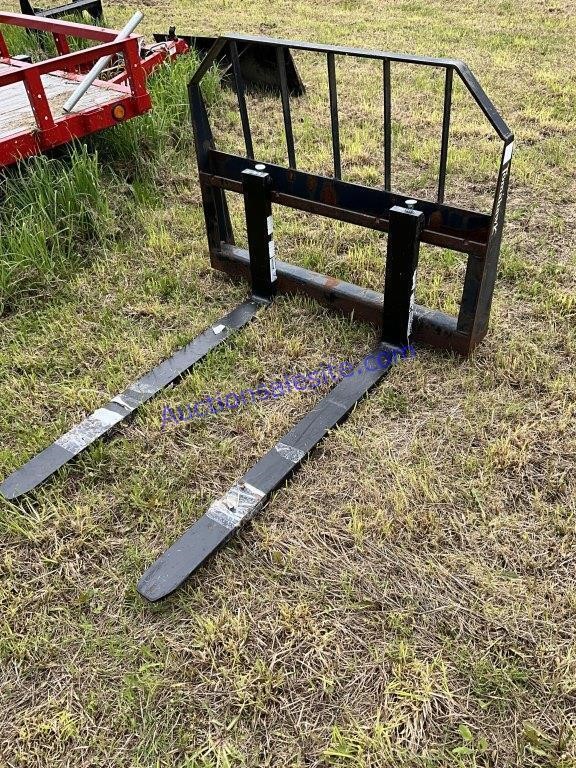 Tomahawk  48 inch quick attached pallet forks