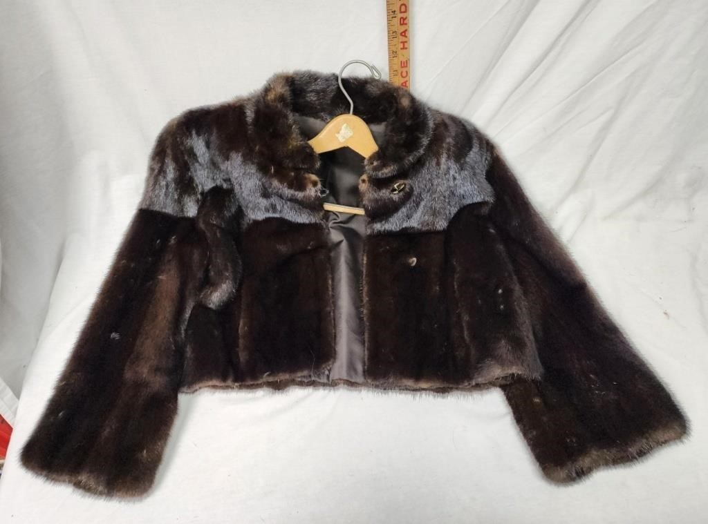 Ladies Short Fur Coat Kay Cooper