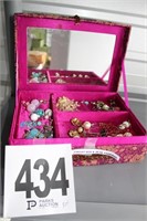 Jewelry Box & (20) Pair of Earrings (U240B)