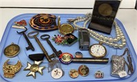 Tray of miscellaneous vintage items includes a
