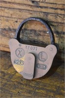 NSWGR XL X1070 - Padlock