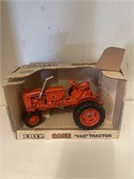 Ertl CASE  Vac Toy Tractor with box