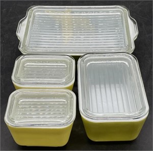 (GH) 4 Pyrex Refrigerator Dishes