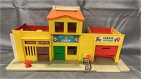 Fisher-Price Play Family village