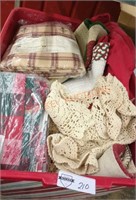 Holiday linen tote lot