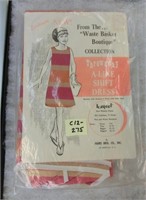 C12-275 1960s paper throwaway dress mint in