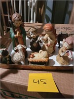 CERAMIC NATIVITY SCENE