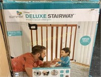 Summer Deluxe Stairway Safety Gate