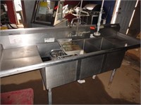 STAINLESS STEEL SINK STATION - 84'' X 27'' X 43''