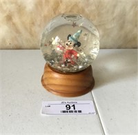 Vintage 1st Mickey snow Globe