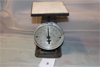 EARLY IMPERIAL KITCHEN SCALE