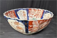 Antique hand-painted Asian Imari porcelain bowl
