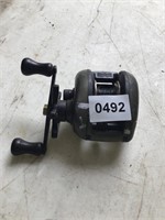 Quantum light bait caster reel