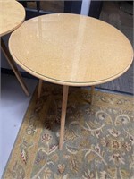 Round side 20" table like new with glass