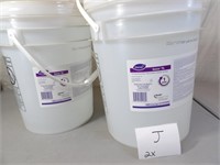 2 Buckets Diversey Oxivir Tb Cleaner 5 Gallons Ea