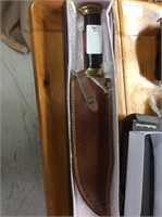 Hunting knife with sheath