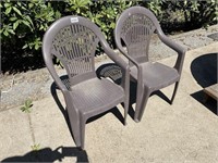 Plastic Lawn Chairs, Qty: 2, Brown