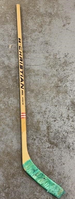 5.2in signed hockey stick