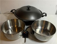 Electric wok and stainless  sunbeam bowls