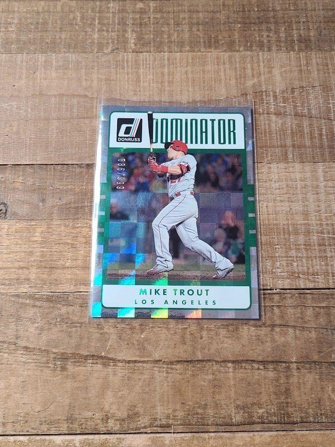 2017 Donruss Dominator Mike Trout #D-2