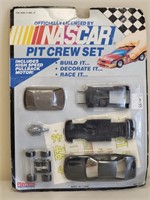 1999 NASCAR PIT CREW SET UNOPENED