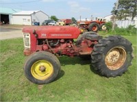 IH 300 Utility Gas Tractor