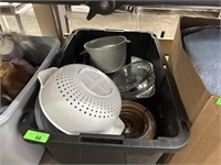 LARGE LOT OF KITCHEN