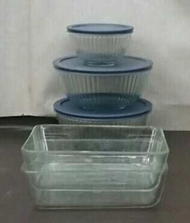 Box 3 Pyrex Bowls With  Lids & (2) 7"×9" Baking