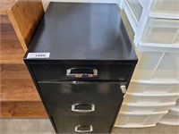 3 DRAWER METAL FILE CABINET W/ KEY