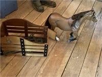 18" horse with stable,