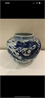 Big Chinese porcelain blow and white jar with dra1