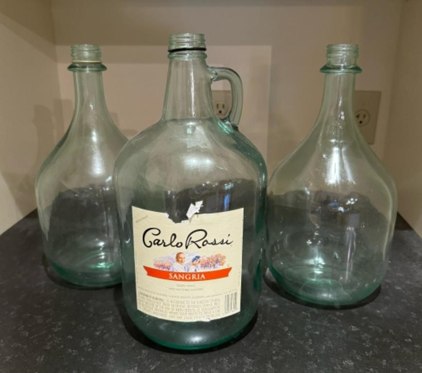 Glass jugs (3)