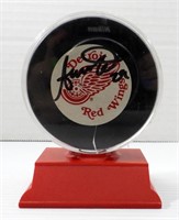 DETROIT RED WINGS AUTO HOCKEY PUCK