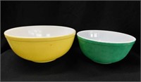 Two 1945 Pyrex Primary mixing bowls: Green #403 &
