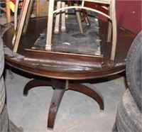 Round Wood Table & 4 Chairs, estate