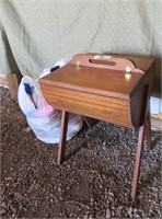 Sewing Stand w/ Bag of yarn