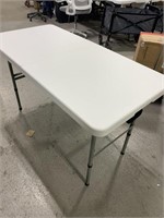 FOLDING TABLE 24x48x29IN