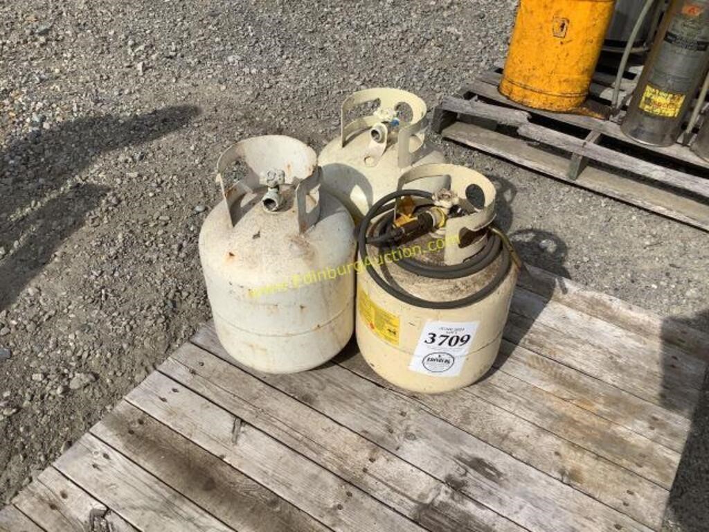 d1 (3) propane tanks (1) w/ torch head