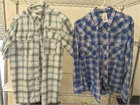 2 LONG SLEEVE BUTTON UP SHIRTS SIZE SMALL